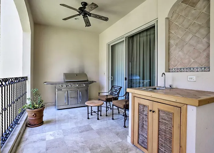 La Condo: Pools, Hot Tub, & Balcony Сasa de vacaciones *