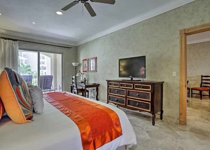 La Condo: Pools, Hot Tub, & Balcony Сasa de vacaciones